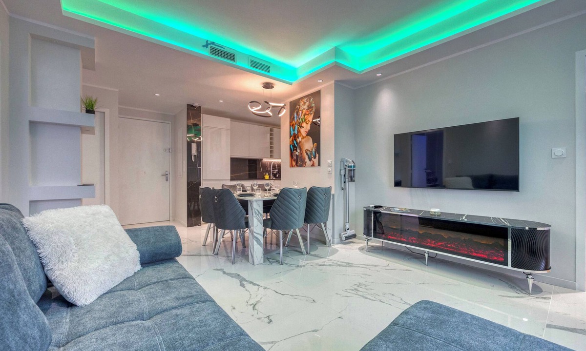 Quartier Exposition-Bajatiere House | Chez Flo Royal King/Downtown/Air-conditioned