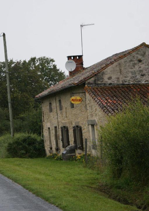 Saint-Martial-sur-Isop Bed & Breakfast | Chez Gondat Chambre d'hotes
