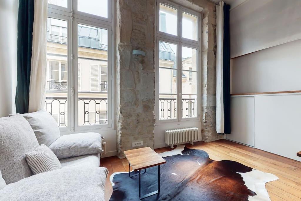 Arsenal Apartment | Chez Gustave: CLIM Calm,Saint Paul Marais, 2Guests