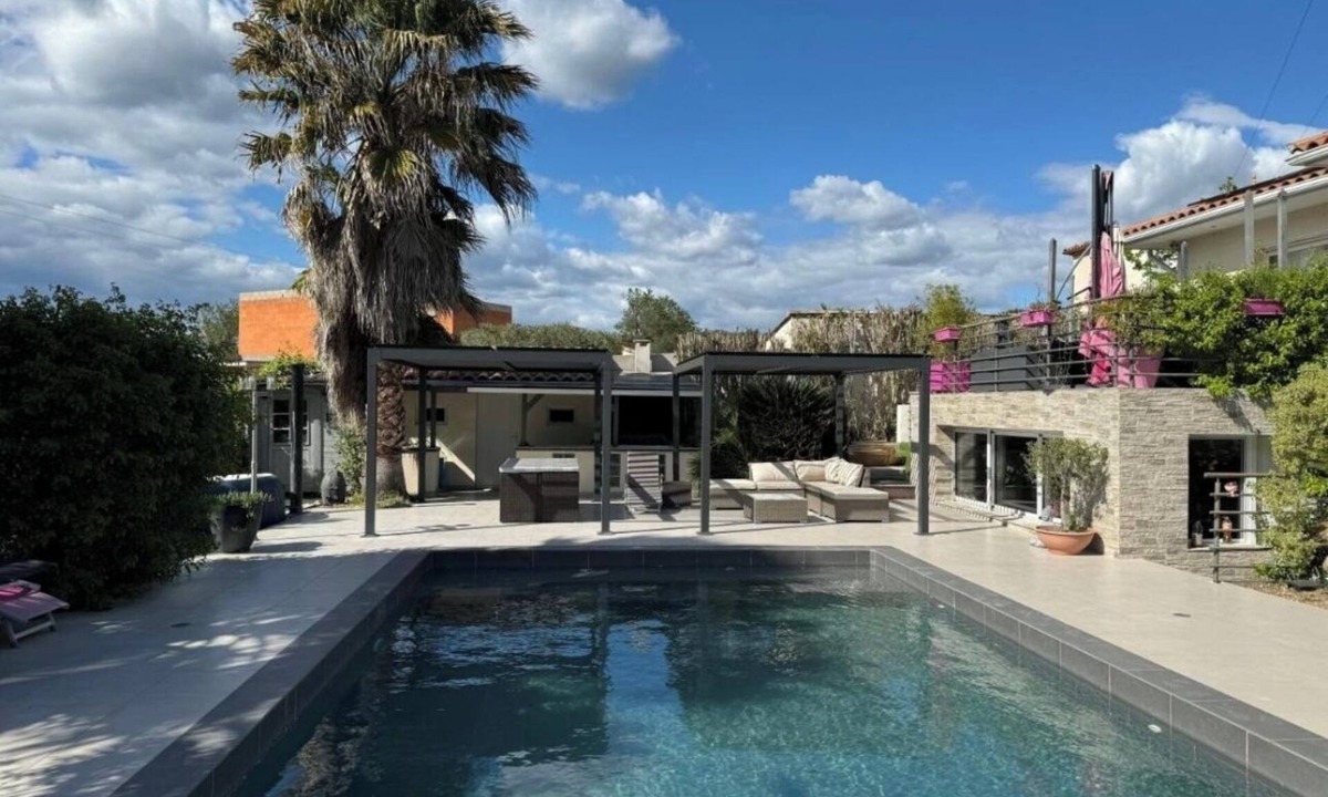 Gigean Apartment | Chez Isa - apartment with pool and jacuzzi