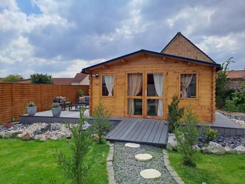 Poulainville Bed & Breakfast | Chez IZZA - chambres ou chalet au calme