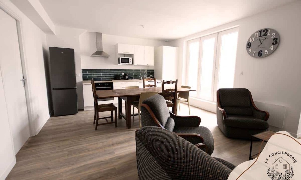 Lens Apartment | Chez Jean, Hyper centre, 4 Chambres, wifi, 8 pers