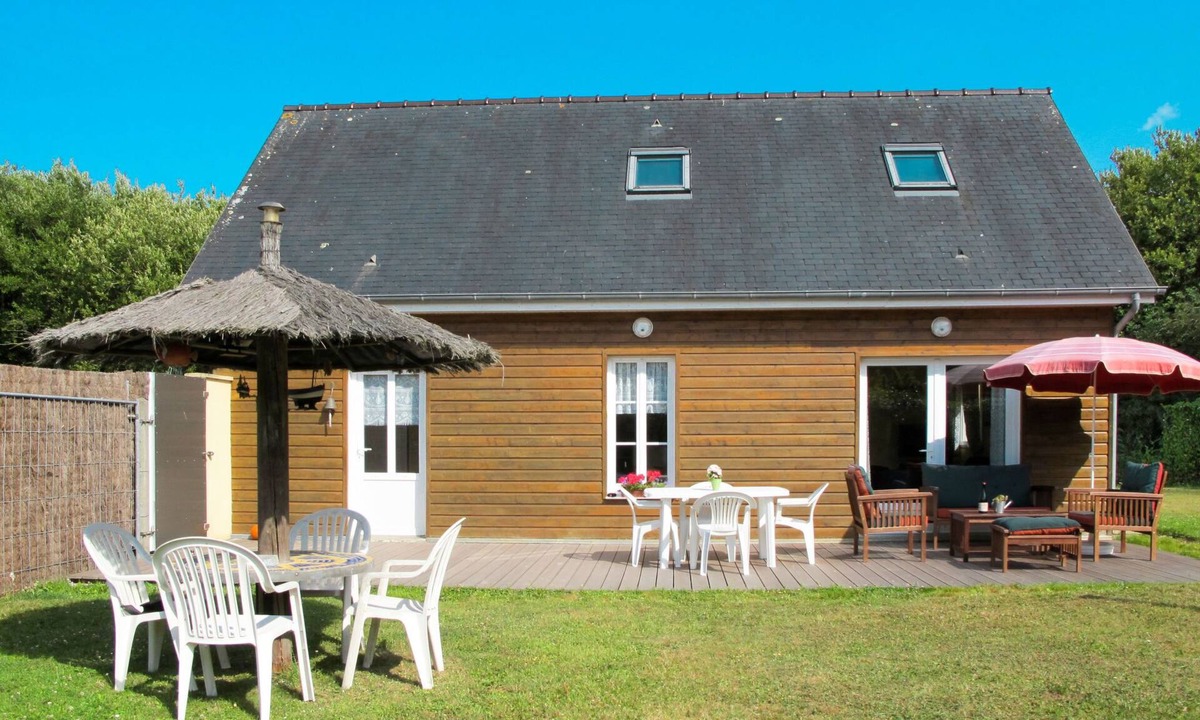 Saint-Laurent-sur-Mer House | Chez Laurette by Interhome