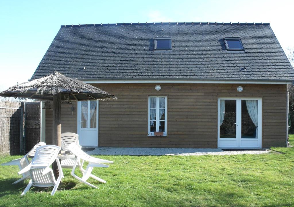 Saint-Laurent-sur-Mer House | Chez Laurette
