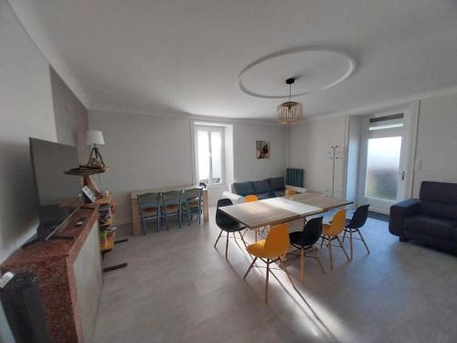 Pouzauges House | Chez Lilian & Isa