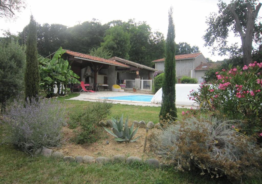 Ponlat-Taillebourg Bed & Breakfast | Chez Mamie Jo à la campagne