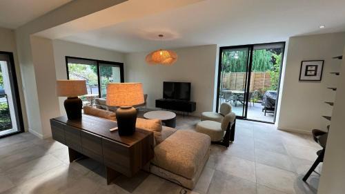 Beaune Apartment | Chez Max - Terrasse - Climatisation - Parking gratuit