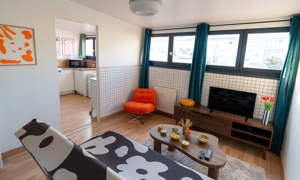 Calais City Center Apartment | Chez Mona apartment 1 bedroom + 1 sofa bed - 2nd f