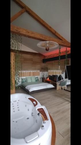 Marmande Bed & Breakfast | CHEZ PAM agréable chambre d’hôte pour les amoureux