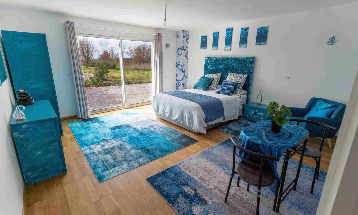La Pomarede Bed & Breakfast | Chez Phil, Chambres D'hôte, Chambre Thème Eau
