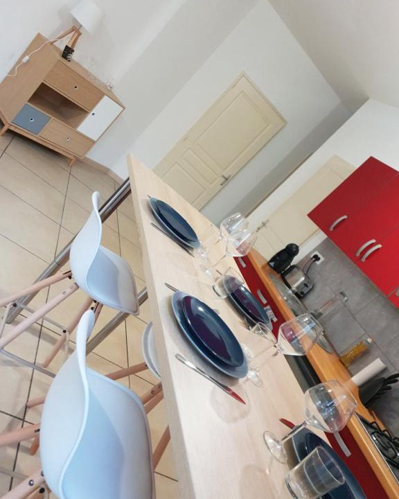 Anatole France Apartment | Chez Sandra & Patrice