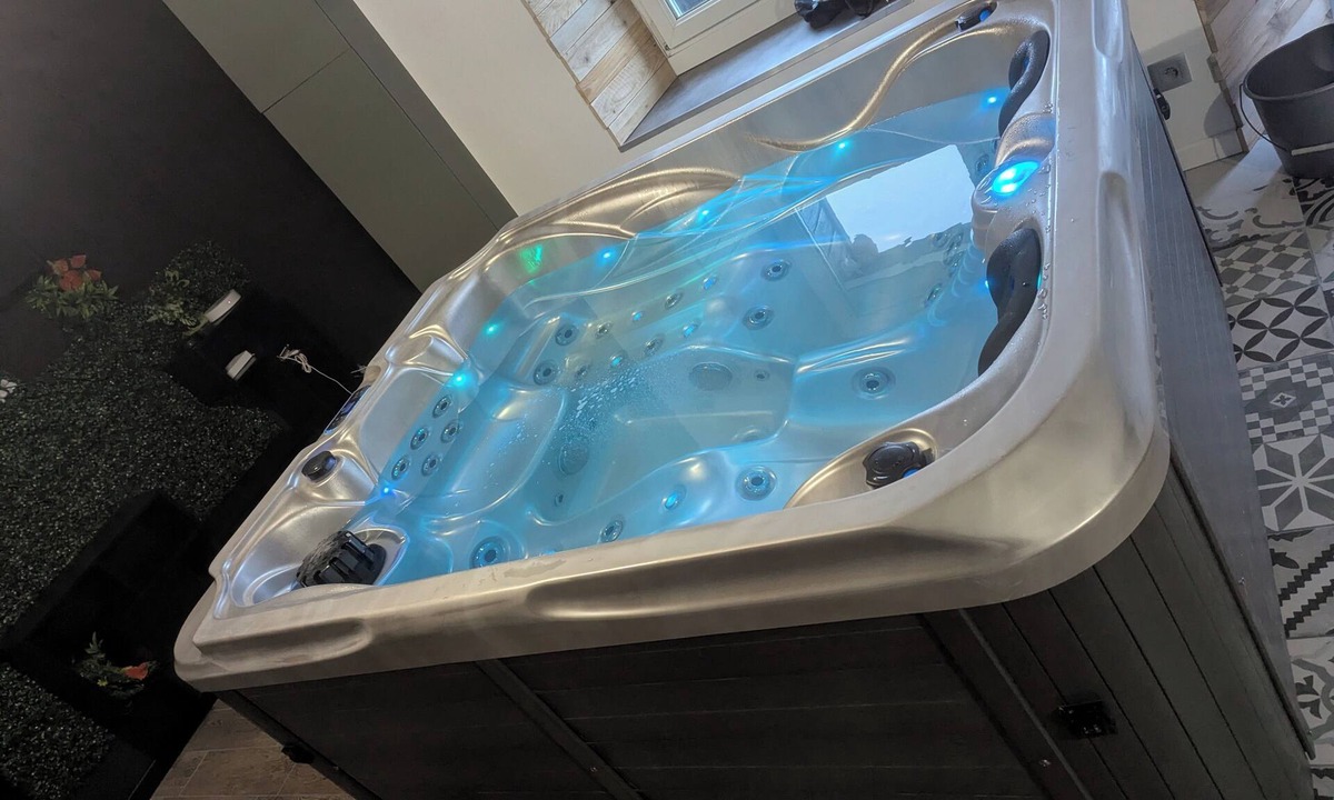 Loiron House | Chez So'Spa "Sonny