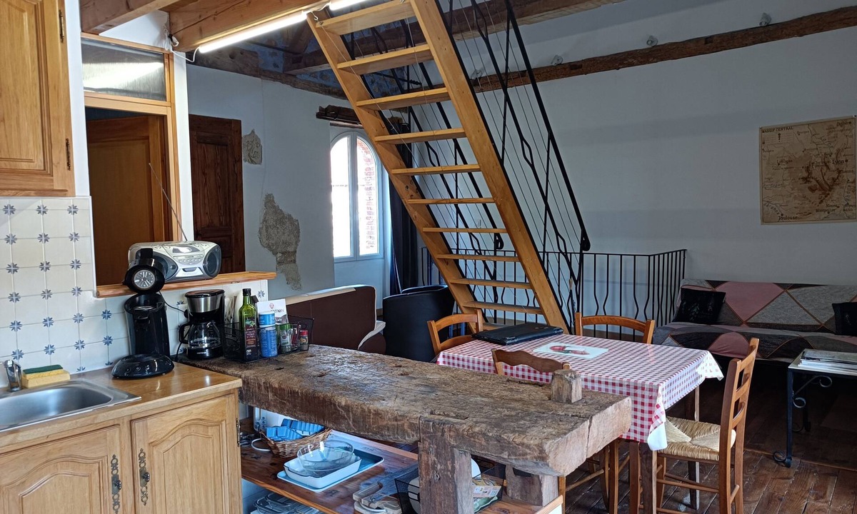 Auzon Apartment | Chez Suzon: cosy and ideal for vacations or work all year round welcome