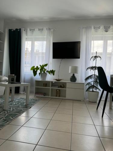 Les Pavillons-sous-Bois Apartment | Chez Vous & Moi