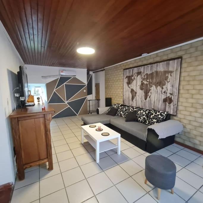 Cerons House | Chez Yoyo