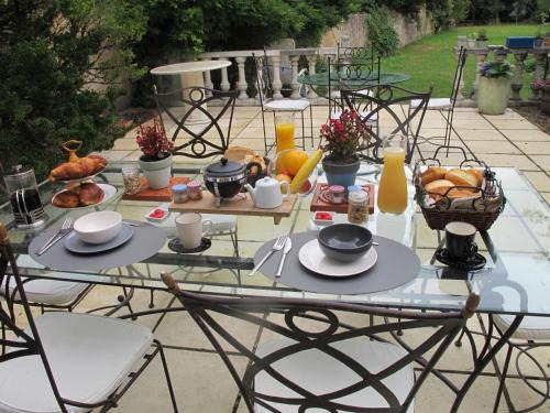 Civray Bed & Breakfast | ChezLola