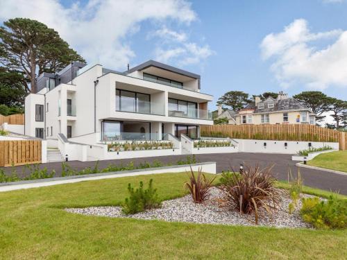 Carlyon Bay House | Chi An Mor