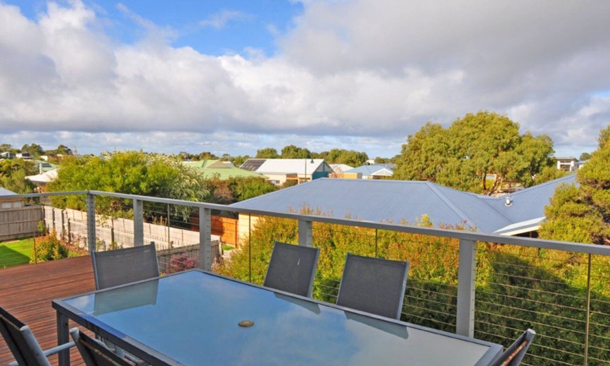 Inverloch House | Chiaro Villa - Surf Side