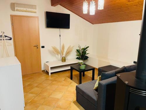 Pedrinate Apartment | Chiasso Suisse Apartament - RentuGoo Travel