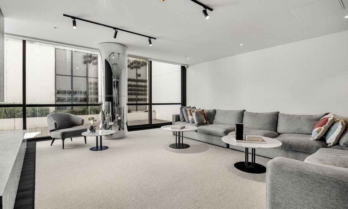 Southbank Apartment | Chic 1-Bed South Melbourne Unit with Pool & Gym