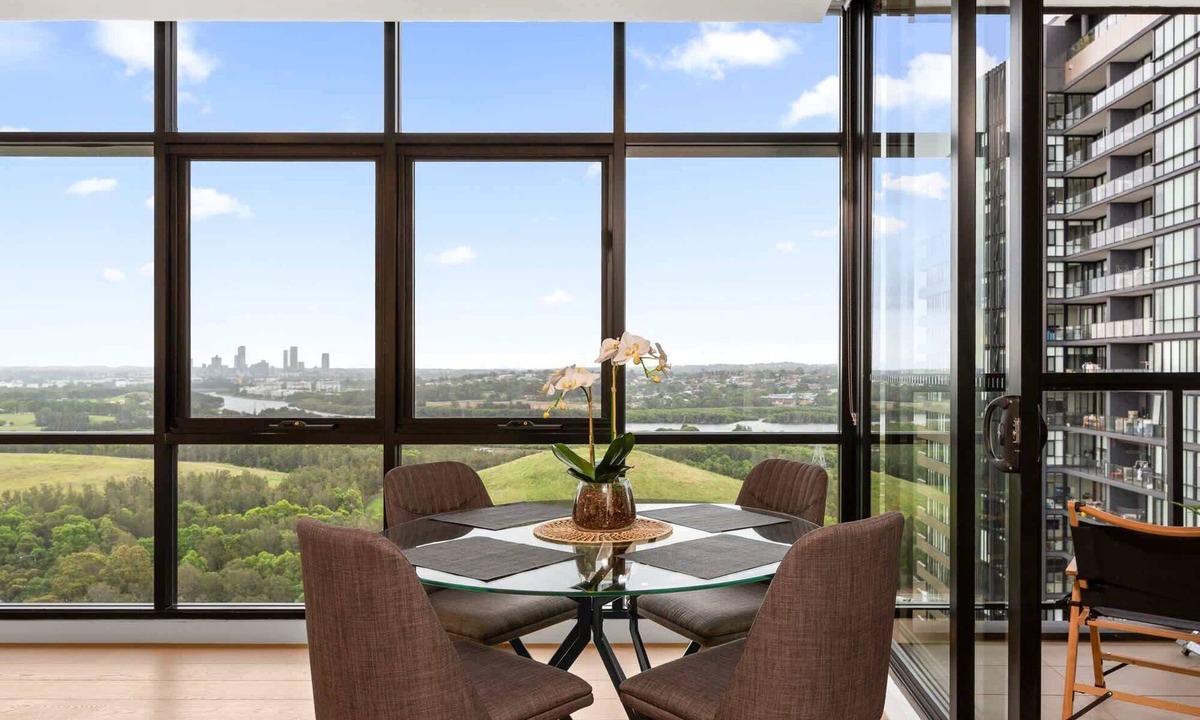 Wentworth Point Apartment | Chic 1-Bed with Pool by River, Ferry & Amenities