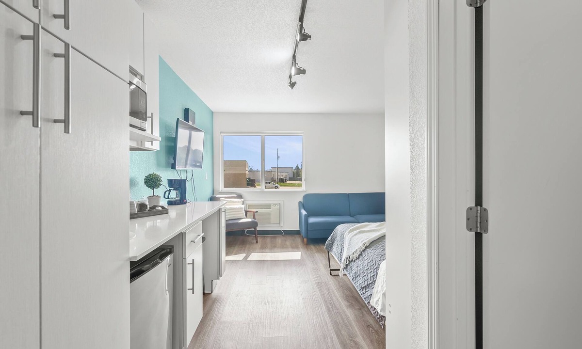 Cedar Falls Apartment | Chic 1-bedroom Micro Studio Apartment