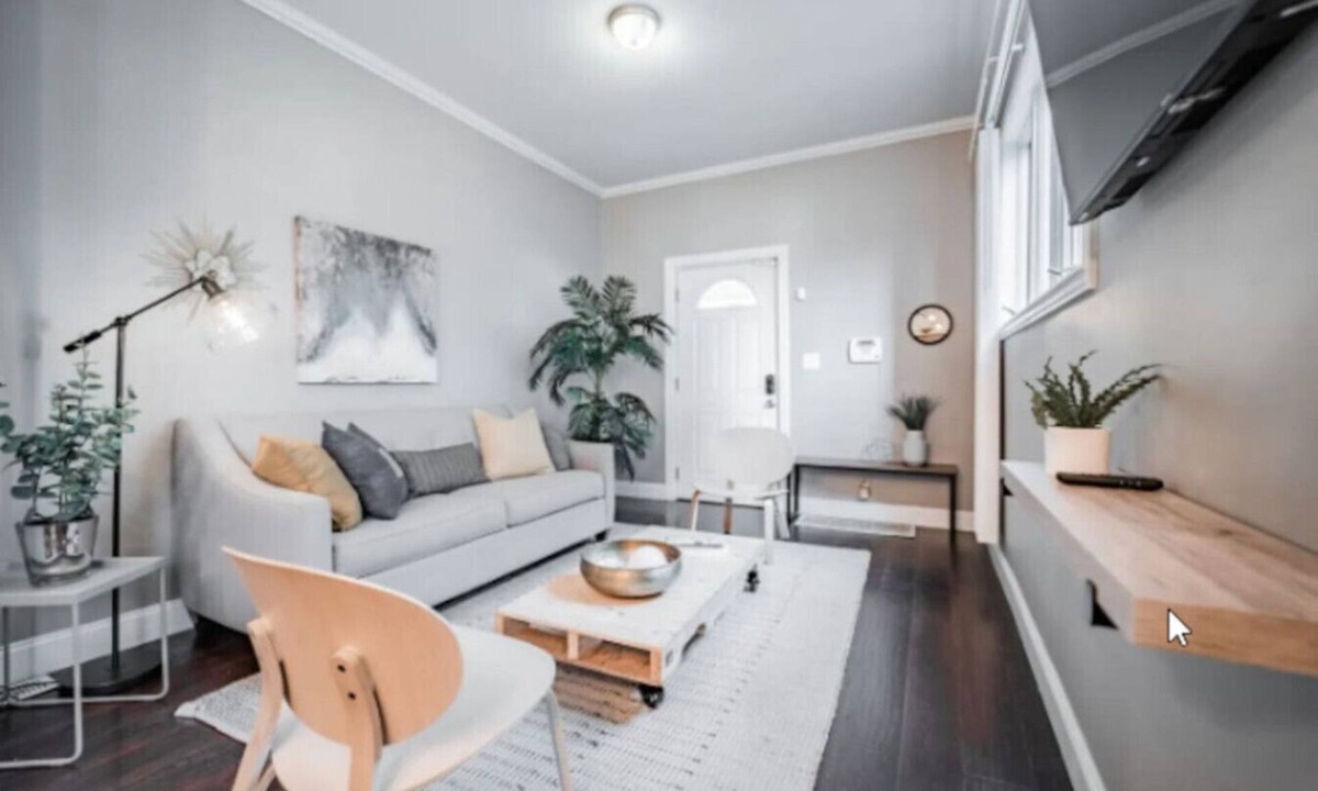 Near Northside House | Chic 1BR Retreat with Sofa Bed, Free Parking