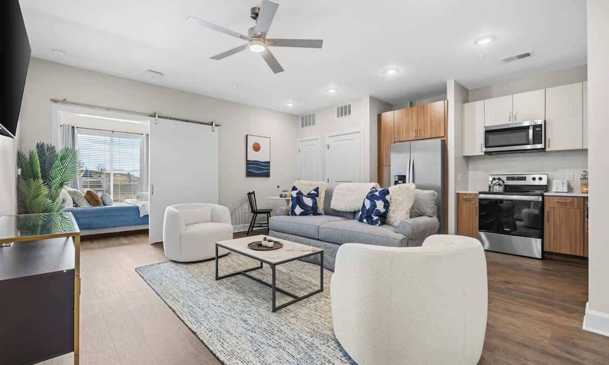The Gulch Apartment | Chic 1BR | Steps from The Gulch & Broadway