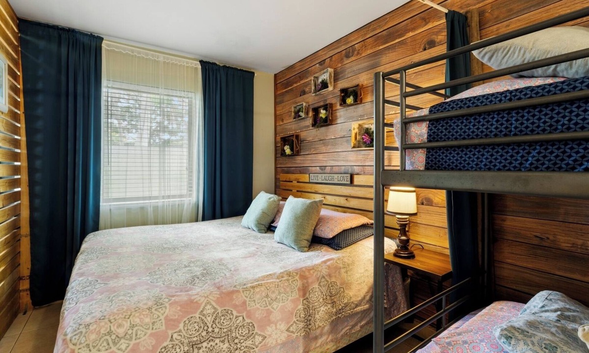 Downtown Hollywood Apartment | Chic 1BR Studio – Pets Welcome, Garden and BBQ