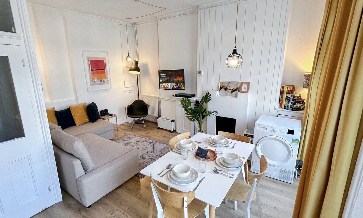 Barbican House | Chic 2-Bed flat in Farringdon, Barbican Centre