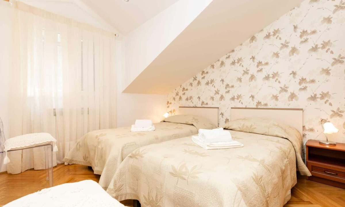 Artatore Apartment | Chic 2-Bedroom Apartment, Perfect for 4