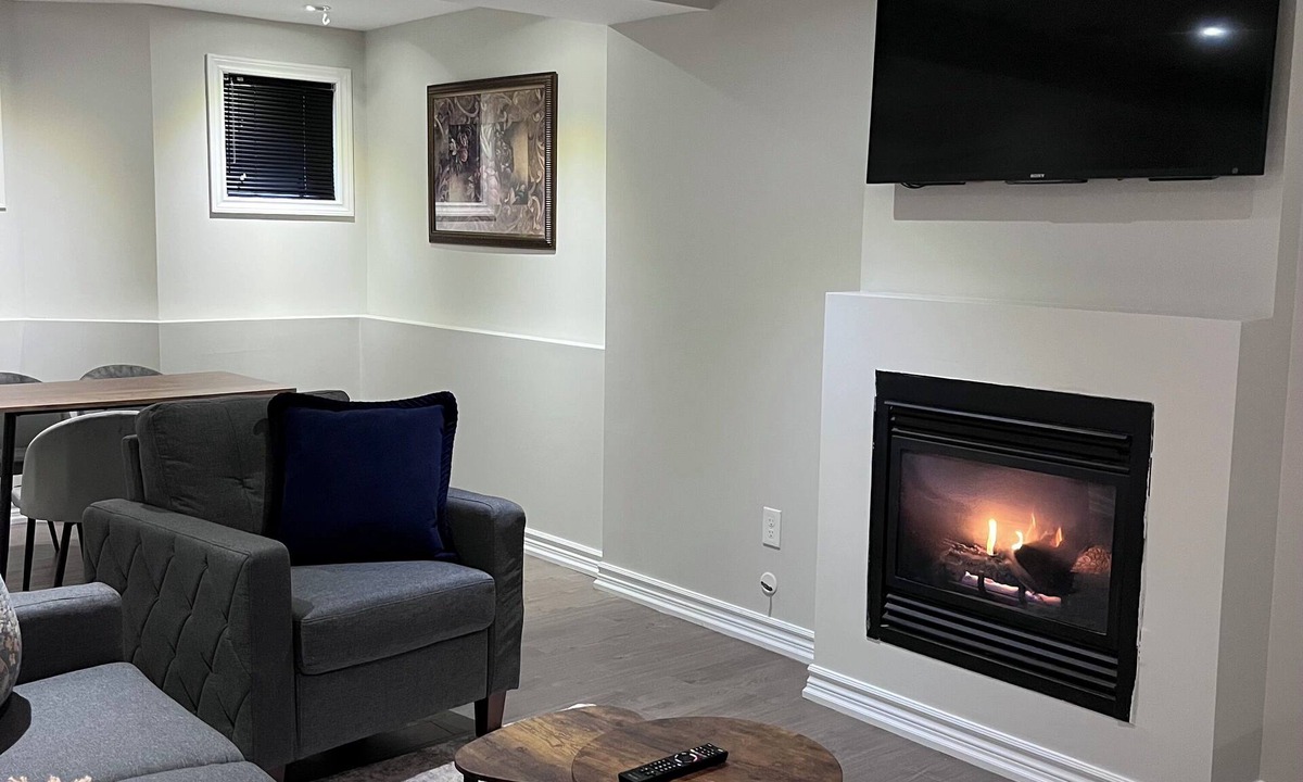 Ashburn Apartment | Chic 2-bedroom corporate apartment in enchanting Whitby with AC, WiFi