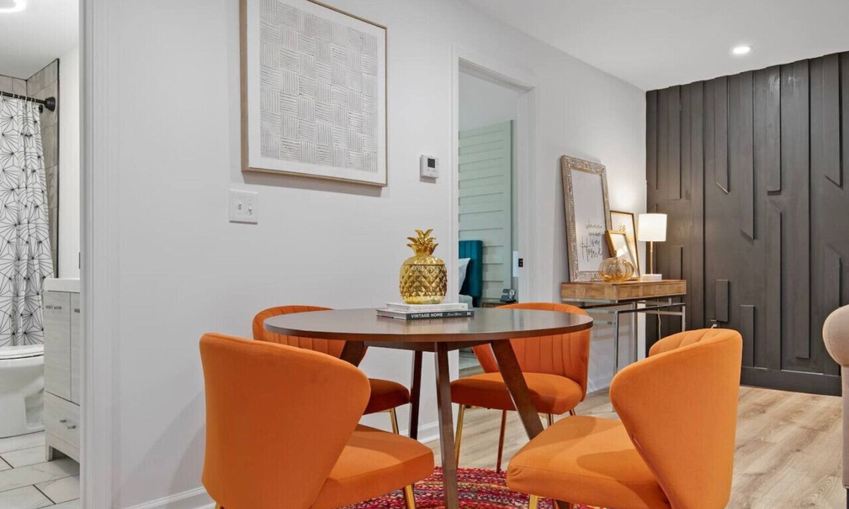 Clarkdale Apartment | Chic 2 bedroom w/free parking