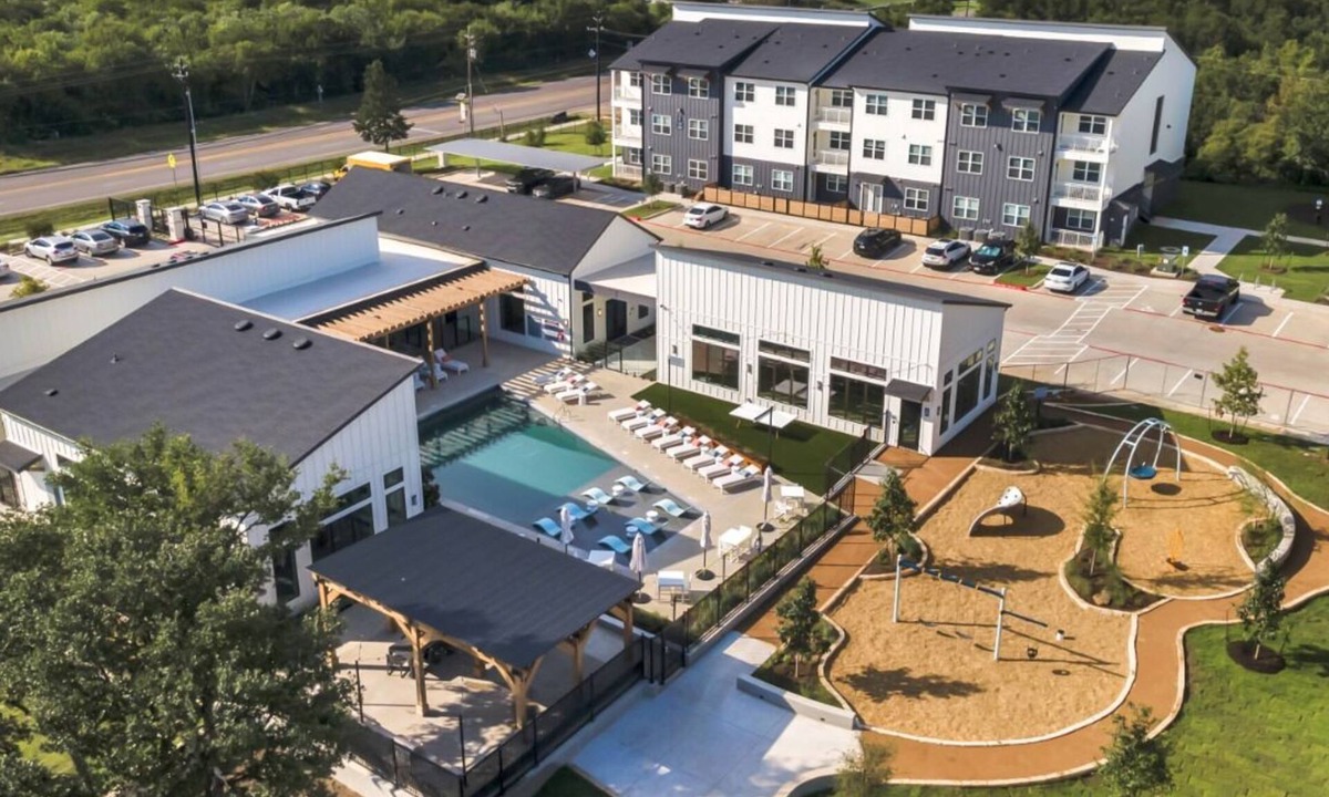 Austin Apartment | Chic 2Br Apartment I Properties by Preston