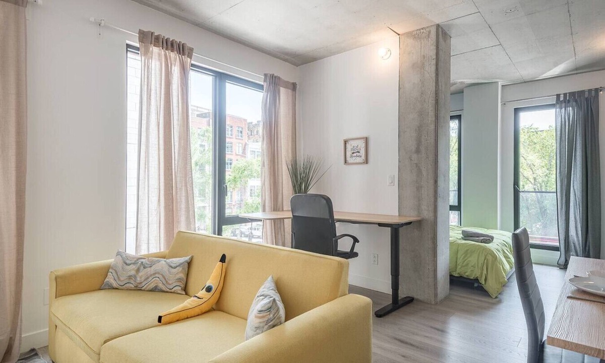 Cite Multimedia Apartment | Chic 2BR Balcony Old Port & Downtown + Parking