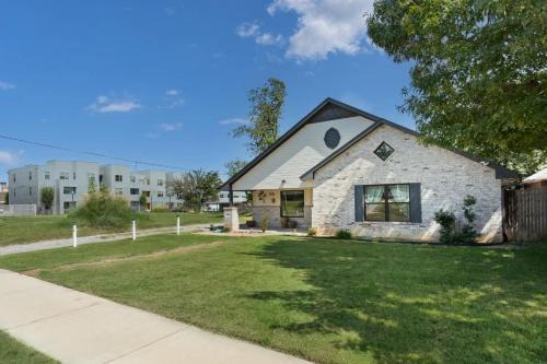 Central Oklahoma City House | Chic 4BR Retreat Near Downtown