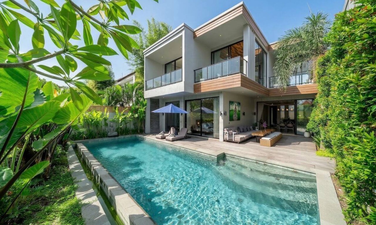 Padonan Villa | Chic 4BR Villa w/Private Massage Room & Huge Pool
