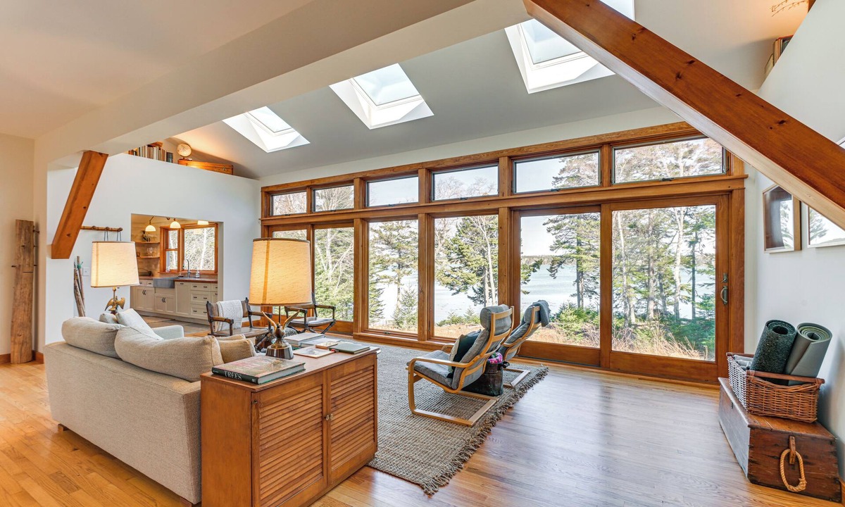 South Addison House | Chic Addison Home w/Fire Pit on 8 Private Acres!