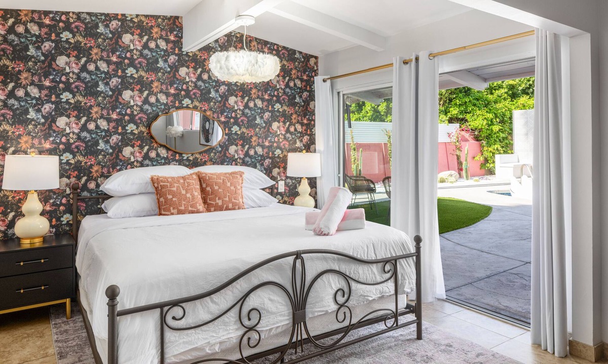 Warm Sands Apartment | Chic Adults-Only Oasis with Pool