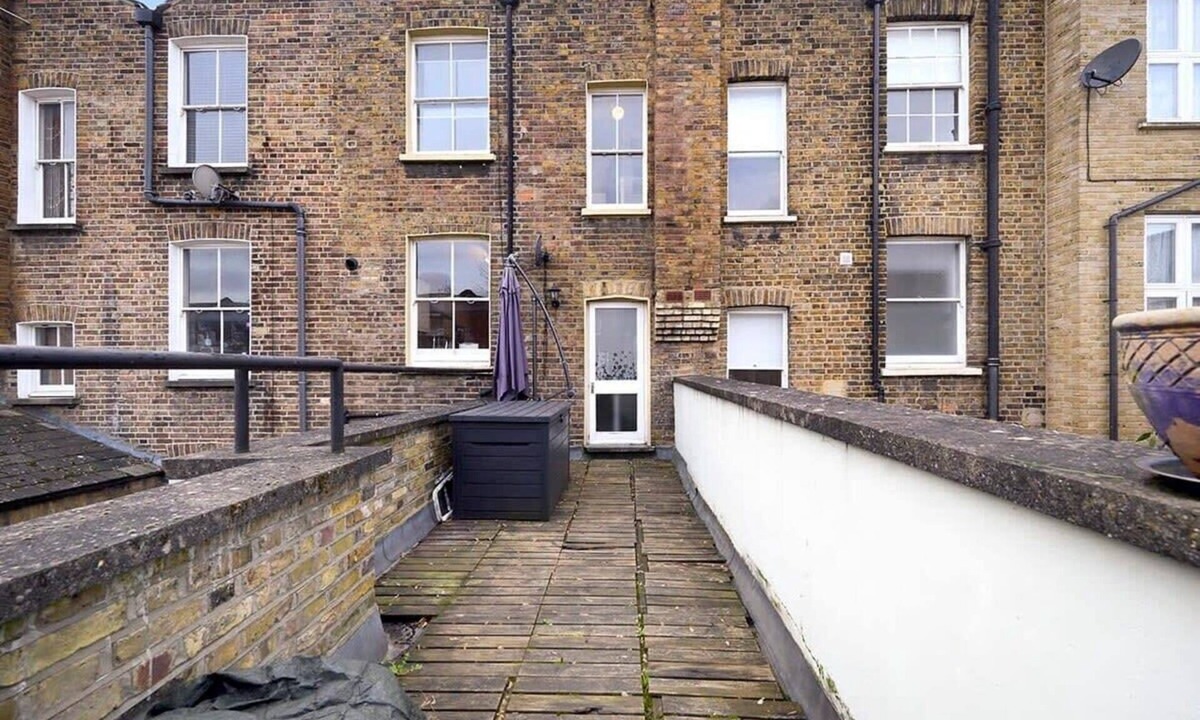 Belsize Park Apartment | Chic and comfortable London 2BR home