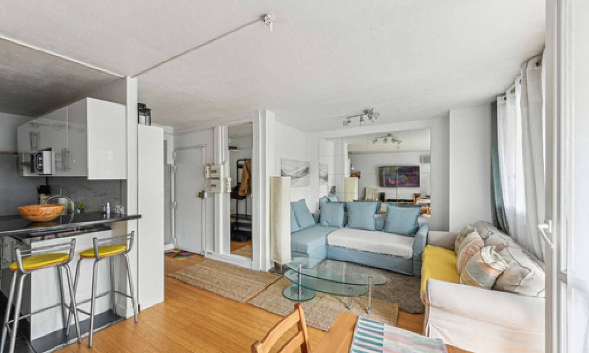 Levallois-Perret Apartment | Chic and confortable apart, with parking and balcony