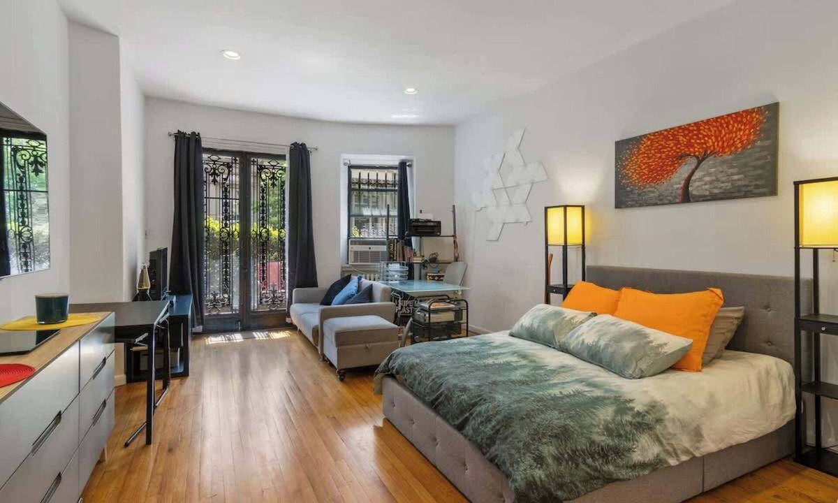 Central Park West Apartment | Chic and Cozy Studio | Near Park & NYC World Cup