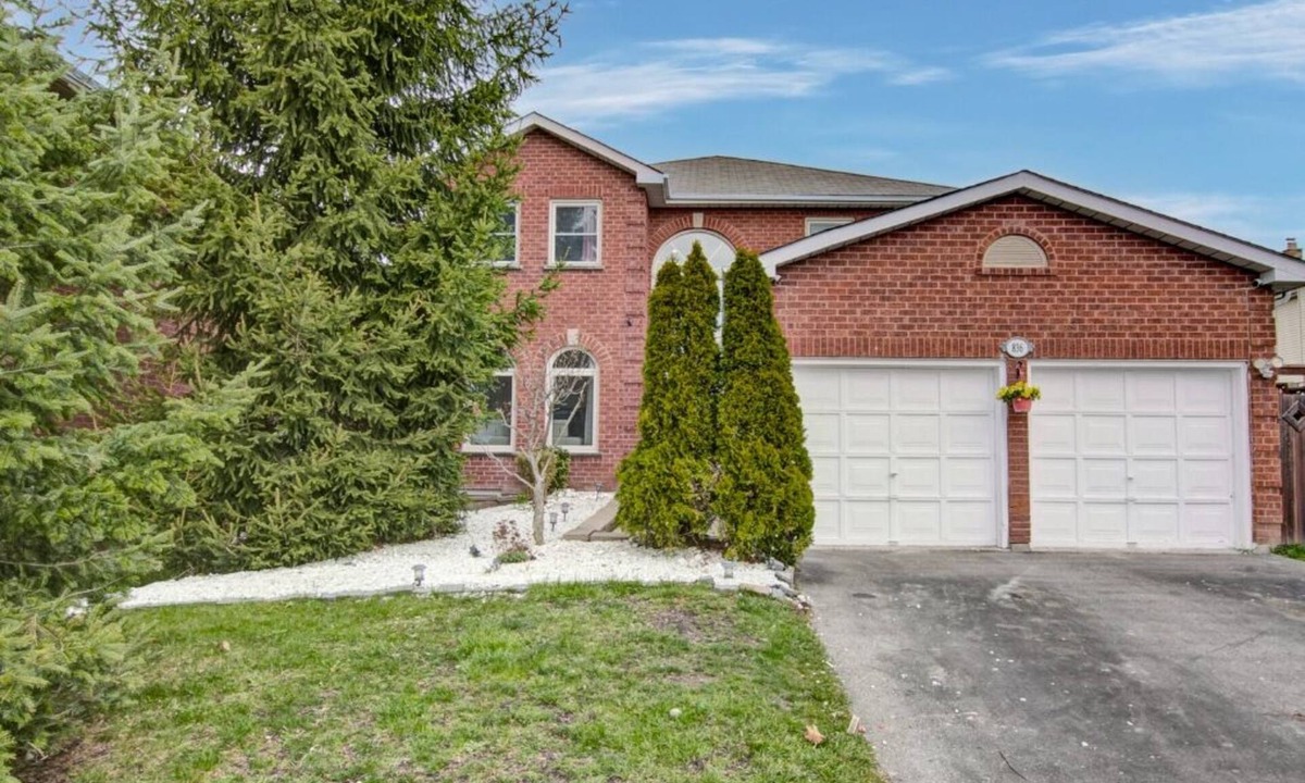 Oshawa House | Chic and modern basement with 2nLuxury Modern bedrooms with Separate Entrance