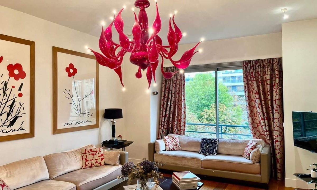 Neuilly-sur-Seine Apartment | Chic and spacious haven of calm in Neuilly