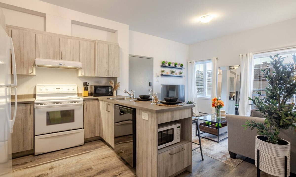 Griffintown Apartment | Chic and Spacious 3 Bedrooms in Griffintown