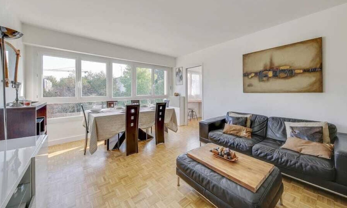 Le Chesnay Apartment | Chic Apart Versailles Castle
