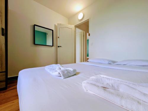 Mantes-la-Jolie Apartment | Chic apart with parking