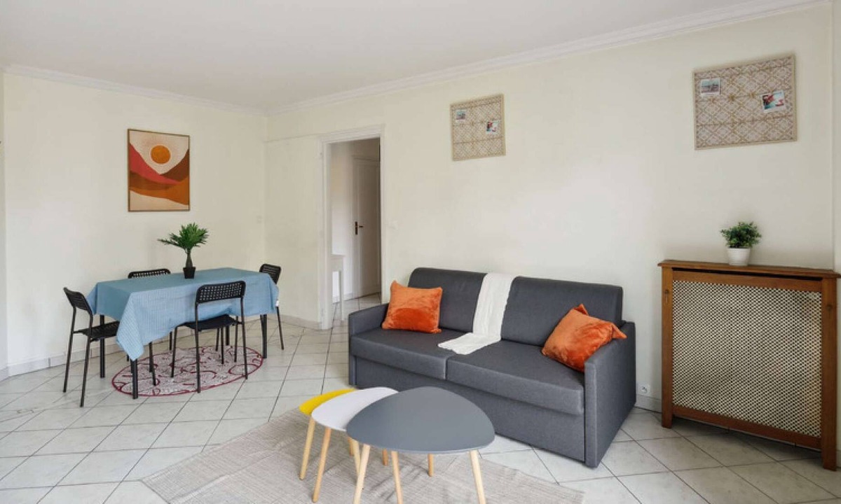 Chaville Apartment | Chic apart with parking