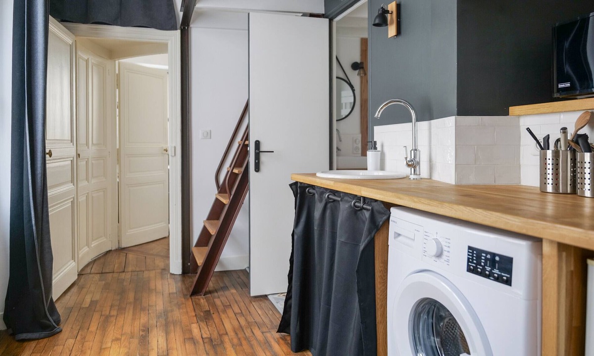 Downtown Angers Apartment | Chic Apartment – City Center – 2 Guests