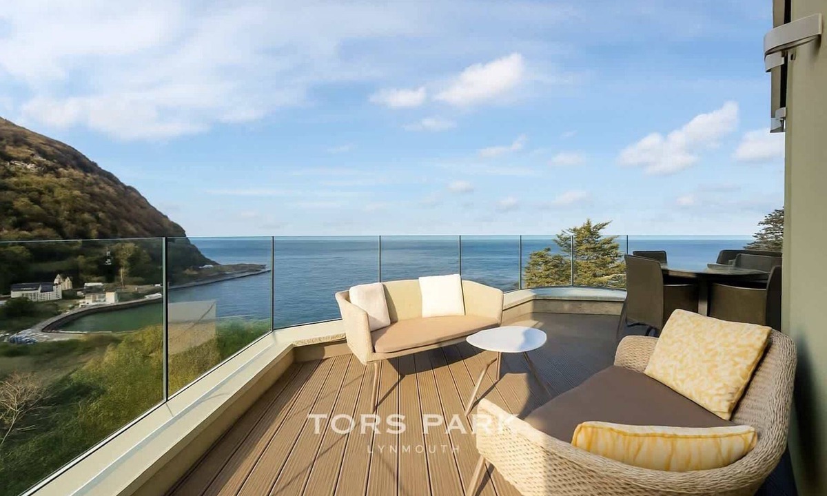 Lynmouth Condo | Chic Apartment in Iconic Coastal Setting | Parking